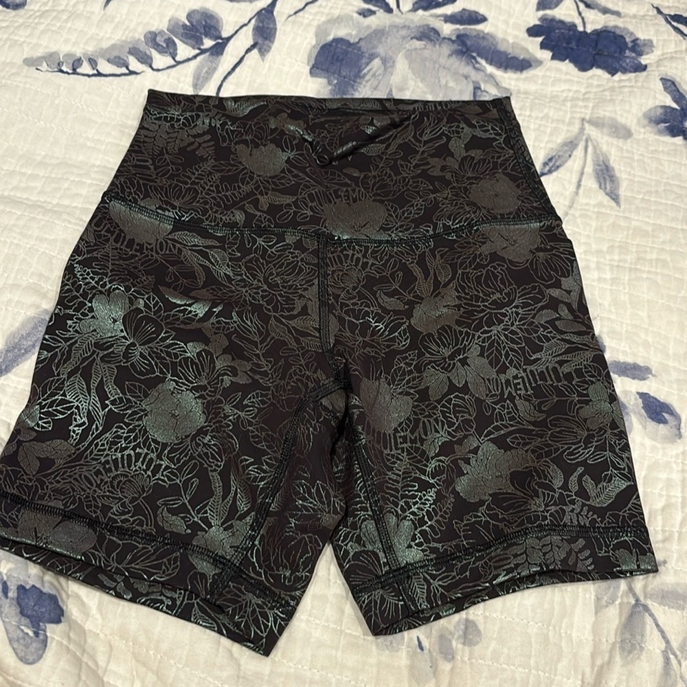 Metallic flora lululemon bike shorts